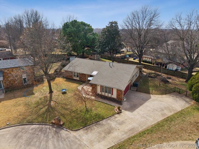 1713 W Van Buren Court, Broken Arrow, OK 74011