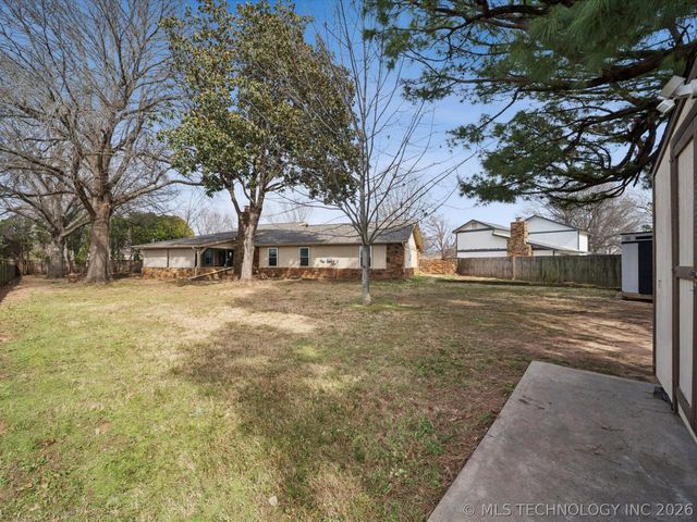1713 W Van Buren Court, Broken Arrow, OK 74011