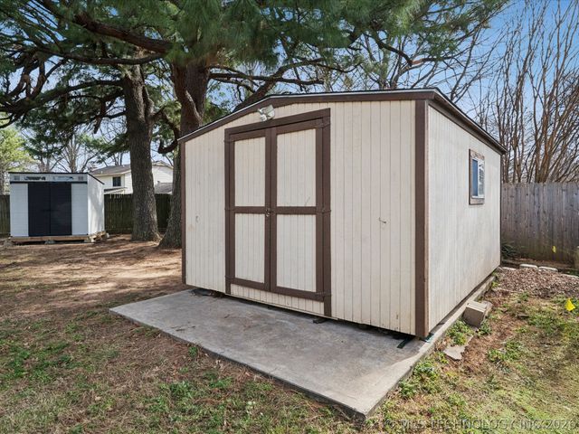 1713 W Van Buren Court, Broken Arrow, OK 74011