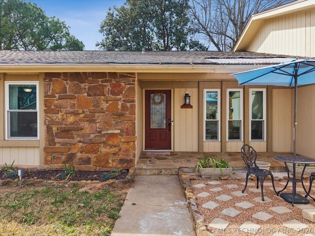 1713 W Van Buren Court, Broken Arrow, OK 74011