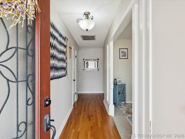 1713 W Van Buren Court, Broken Arrow, OK 74011