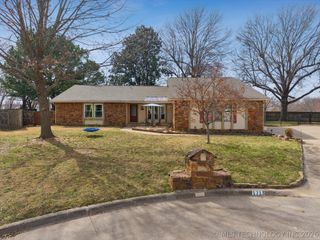 1713 W Van Buren Court, Broken Arrow, OK 74011
