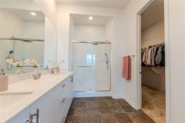 27504 Illumination Court, Valencia, CA 91381