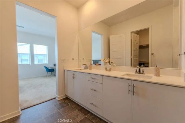 27504 Illumination Court, Valencia, CA 91381