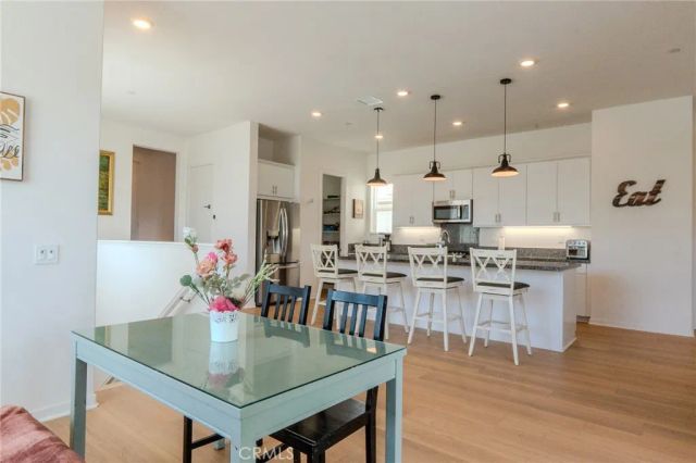 27504 Illumination Court, Valencia, CA 91381