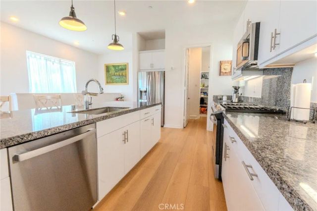 27504 Illumination Court, Valencia, CA 91381