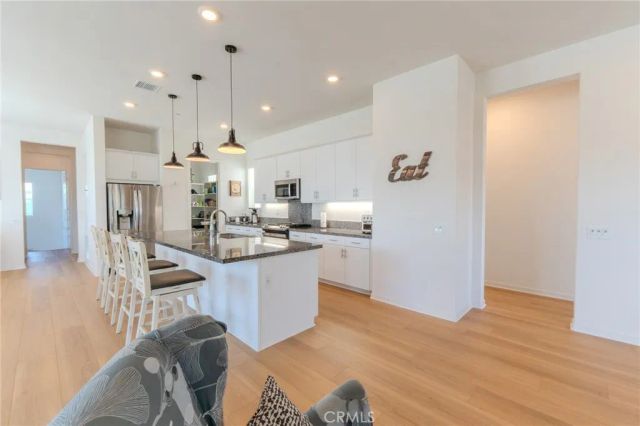 27504 Illumination Court, Valencia, CA 91381