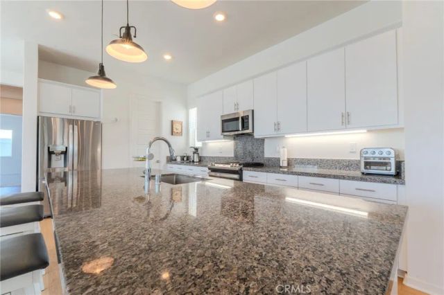 27504 Illumination Court, Valencia, CA 91381