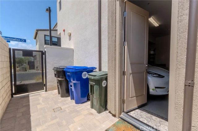 27504 Illumination Court, Valencia, CA 91381