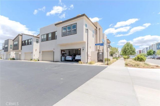 27504 Illumination Court, Valencia, CA 91381