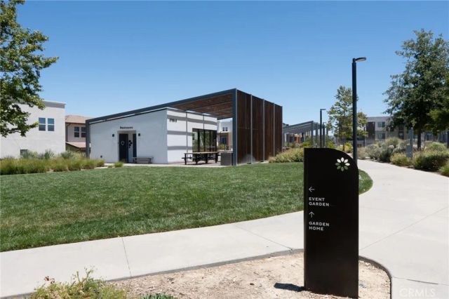 27504 Illumination Court, Valencia, CA 91381