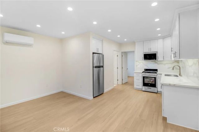 1013 E Angeleno Avenue, Burbank, CA 91501