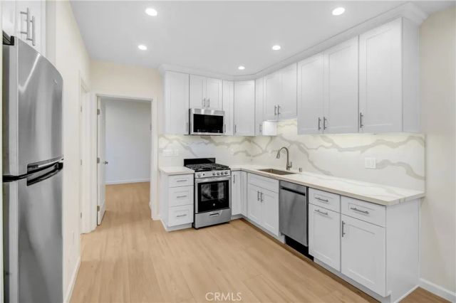1013 E Angeleno Avenue, Burbank, CA 91501