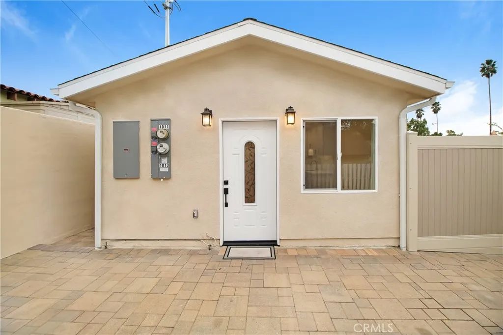 1013 E Angeleno Avenue, Burbank, CA 91501