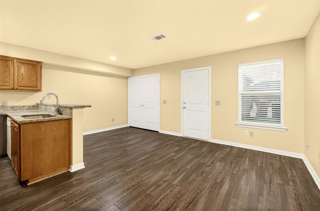 1716 S Waco Street, Van Alstyne, TX 75495