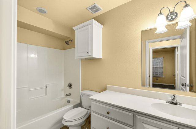 1716 S Waco Street, Van Alstyne, TX 75495