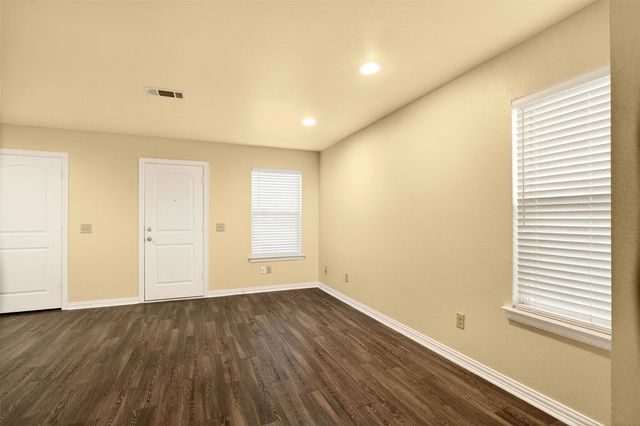 1716 S Waco Street, Van Alstyne, TX 75495