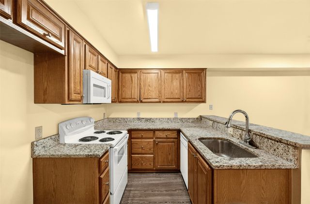 1716 S Waco Street, Van Alstyne, TX 75495