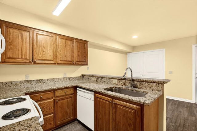 1716 S Waco Street, Van Alstyne, TX 75495