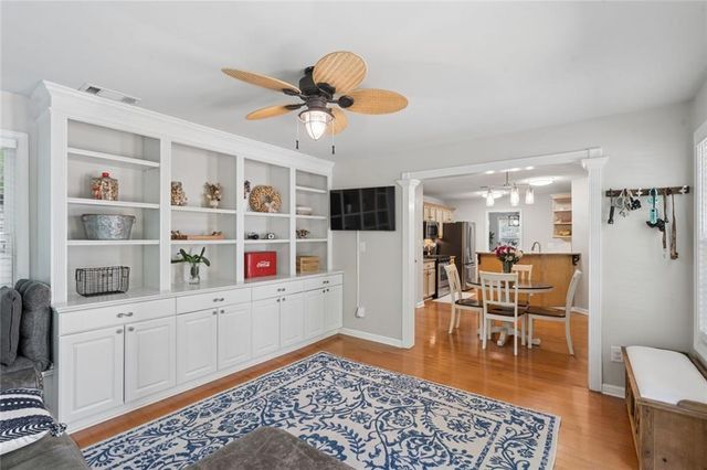 954 Wandering Vine Drive SE, Mableton, GA 30126