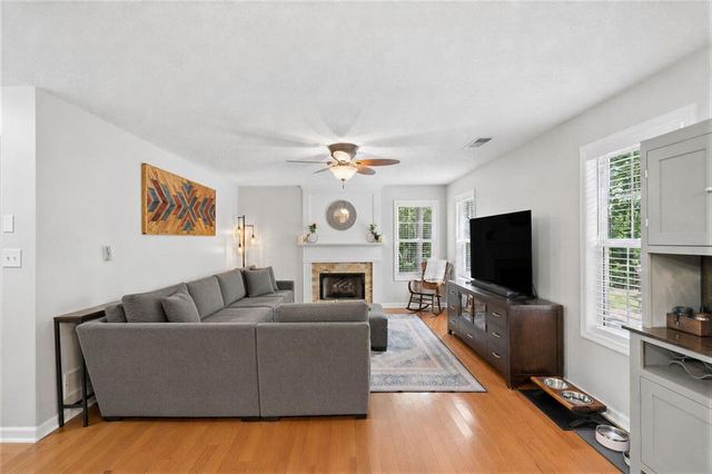 954 Wandering Vine Drive SE, Mableton, GA 30126