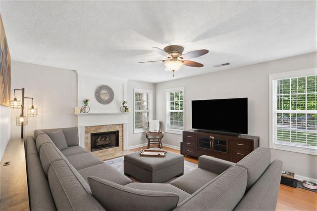 954 Wandering Vine Drive SE, Mableton, GA 30126