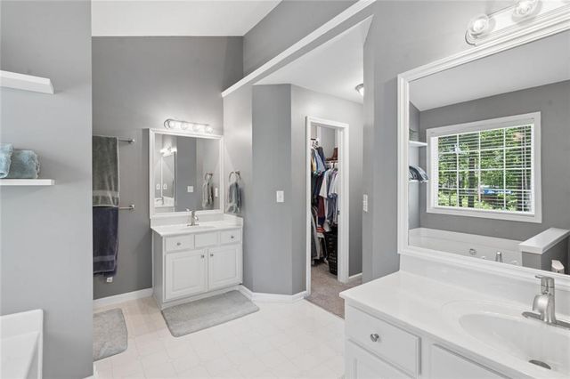 954 Wandering Vine Drive SE, Mableton, GA 30126