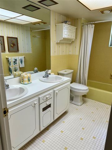 3440 NE 170th St, North Miami Beach, FL 33160
