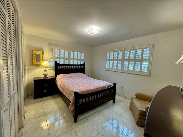 3440 NE 170th St, North Miami Beach, FL 33160