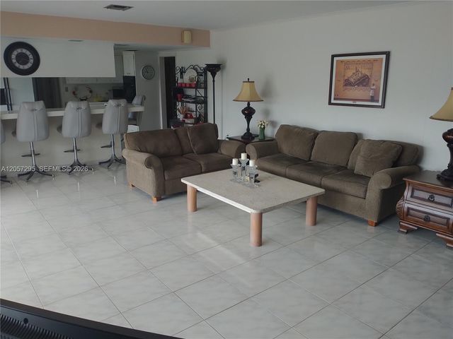 3440 NE 170th St, North Miami Beach, FL 33160