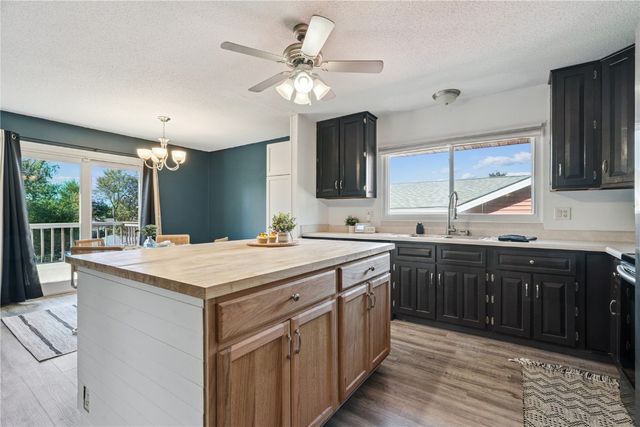 56 Julia Anne Drive NW, Cedar Rapids, IA 52405