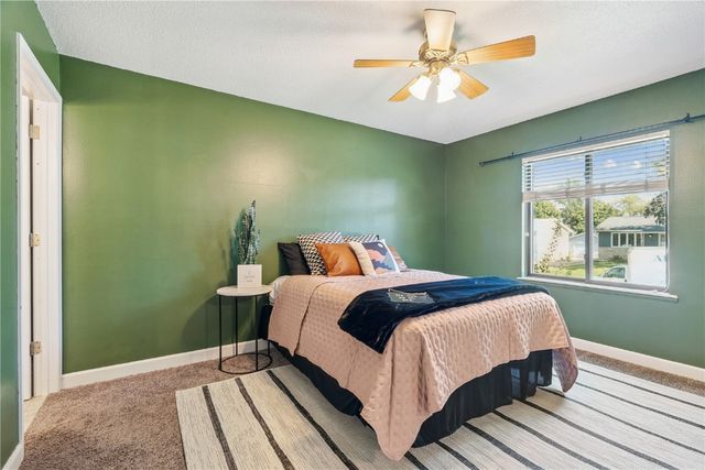 56 Julia Anne Drive NW, Cedar Rapids, IA 52405