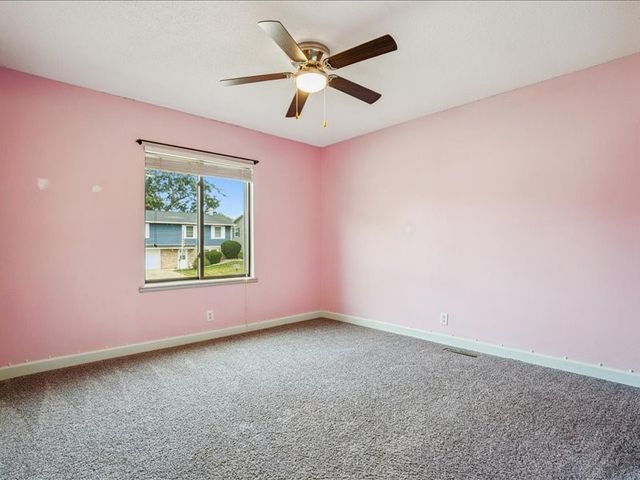 56 Julia Anne Drive NW, Cedar Rapids, IA 52405