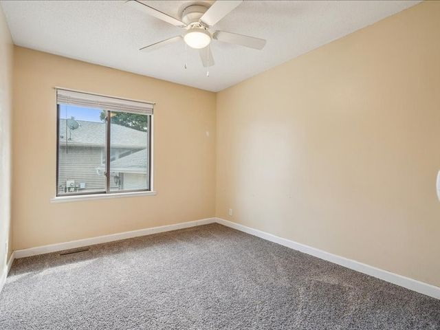 56 Julia Anne Drive NW, Cedar Rapids, IA 52405