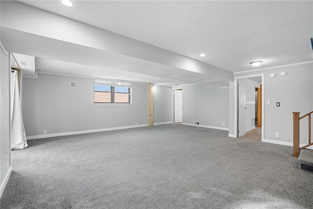 56 Julia Anne Drive NW, Cedar Rapids, IA 52405