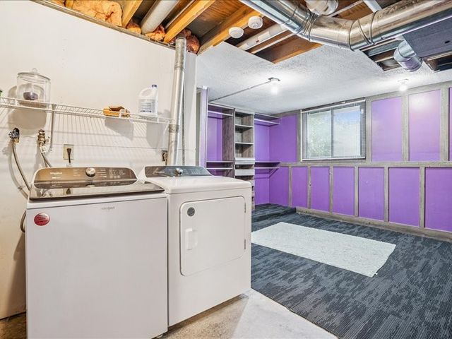 56 Julia Anne Drive NW, Cedar Rapids, IA 52405