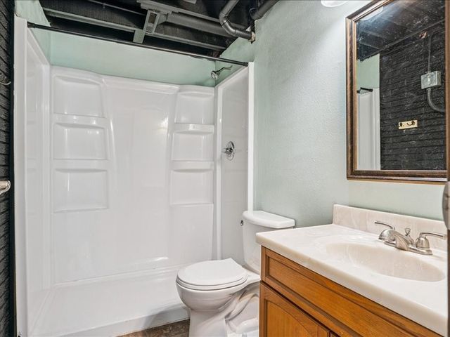 56 Julia Anne Drive NW, Cedar Rapids, IA 52405