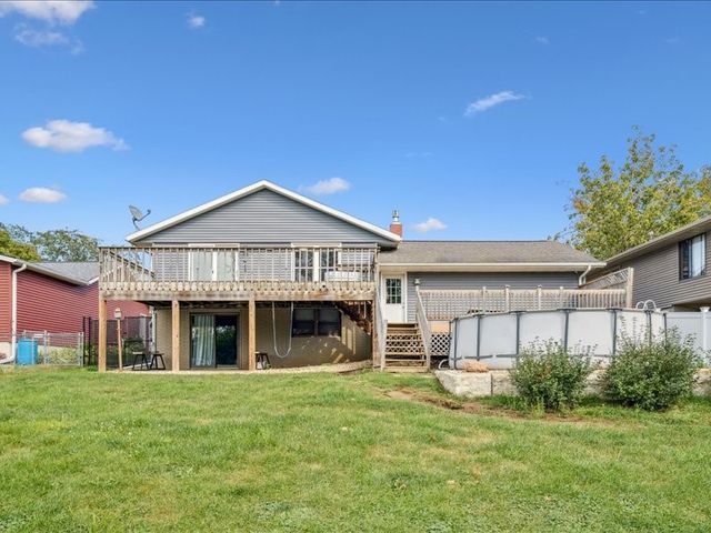 56 Julia Anne Drive NW, Cedar Rapids, IA 52405