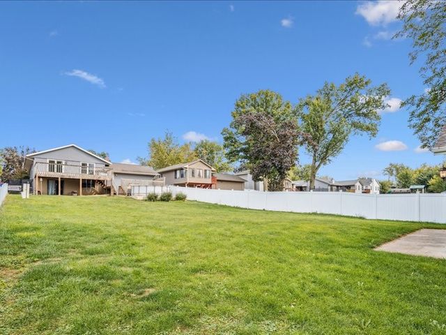 56 Julia Anne Drive NW, Cedar Rapids, IA 52405