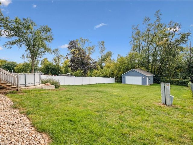 56 Julia Anne Drive NW, Cedar Rapids, IA 52405