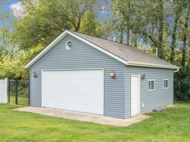 56 Julia Anne Drive NW, Cedar Rapids, IA 52405