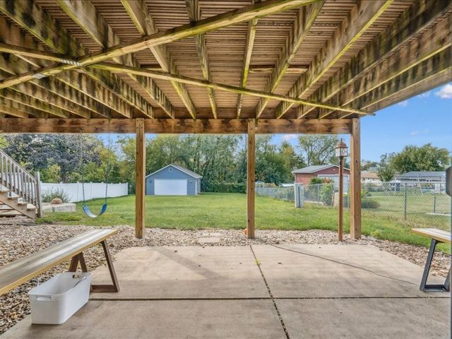 56 Julia Anne Drive NW, Cedar Rapids, IA 52405