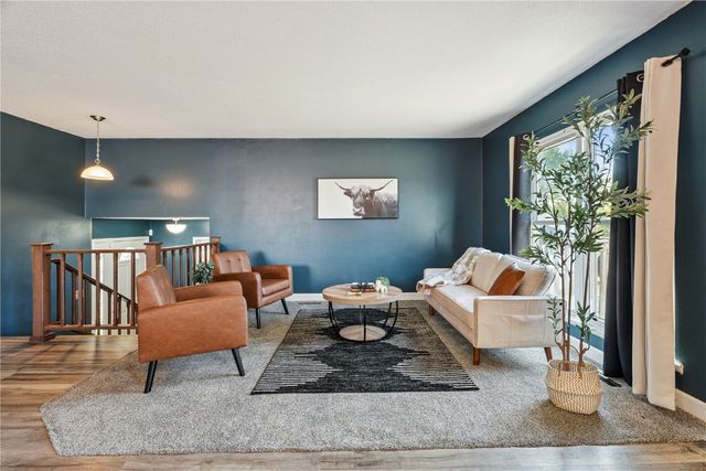 56 Julia Anne Drive NW, Cedar Rapids, IA 52405