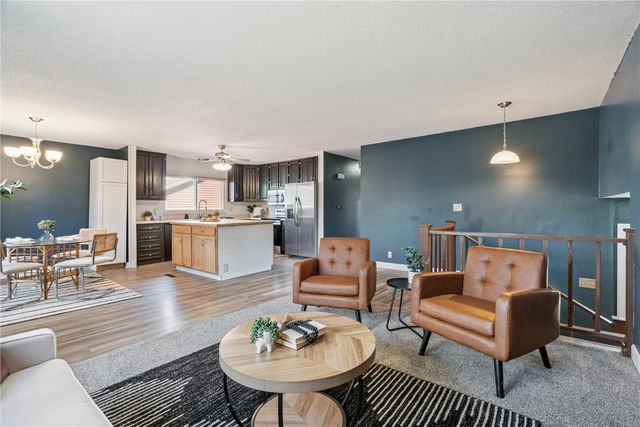 56 Julia Anne Drive NW, Cedar Rapids, IA 52405