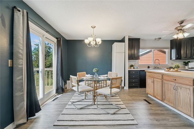 56 Julia Anne Drive NW, Cedar Rapids, IA 52405