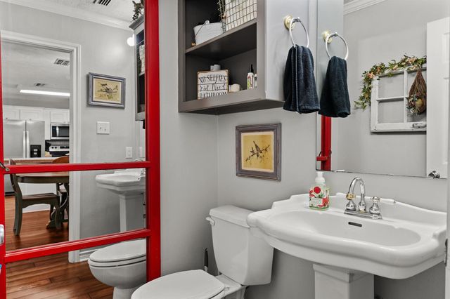 215 Spring Vlley Rd, Henderson, TX 75652