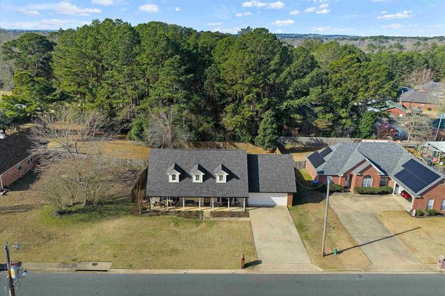 215 Spring Vlley Rd, Henderson, TX 75652