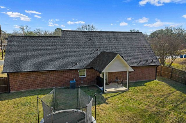 215 Spring Vlley Rd, Henderson, TX 75652