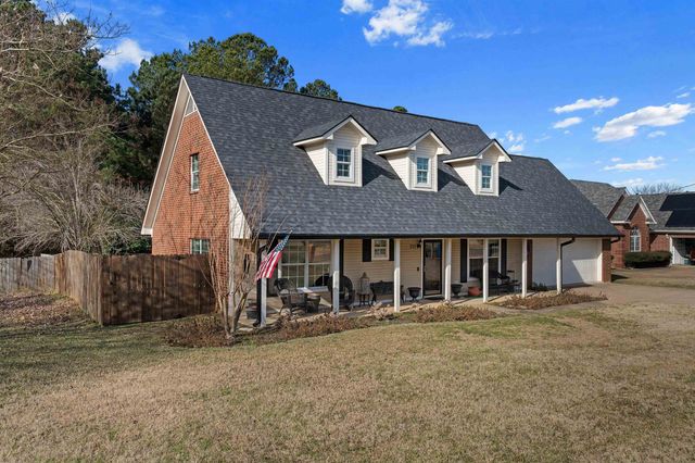 215 Spring Vlley Rd, Henderson, TX 75652