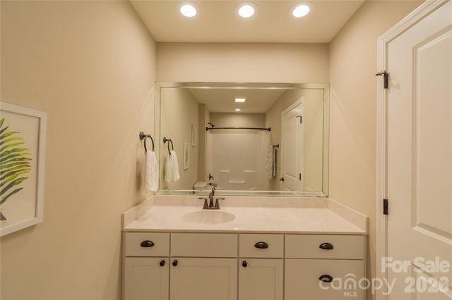 6729 Rollingwood Drive, Clemmons, NC 27012